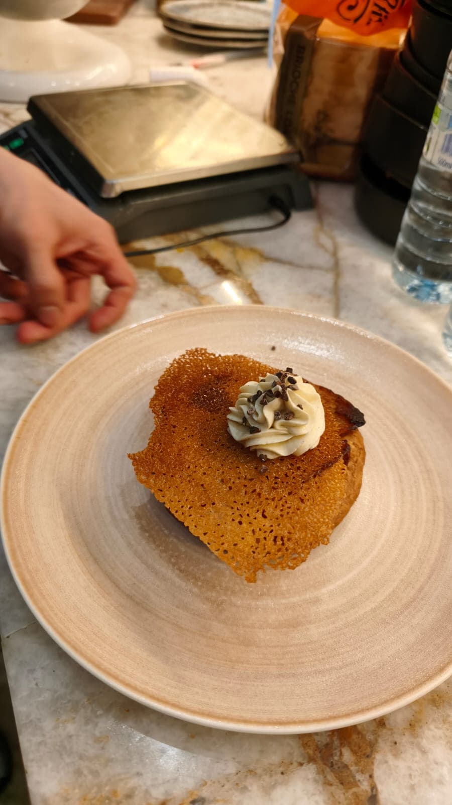 Caramelised Toffee Cake with Cream